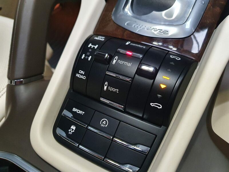 PORSCHE CAYENNE